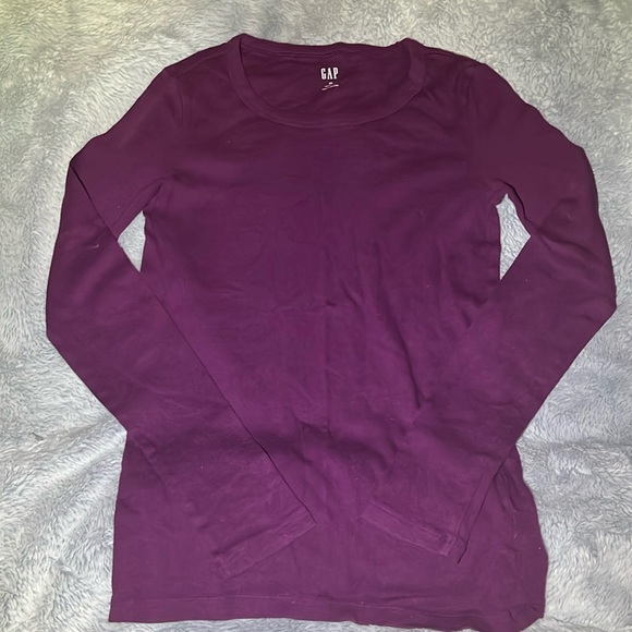 GAP Tops - gap basic scoop neck long sleeve purple tee